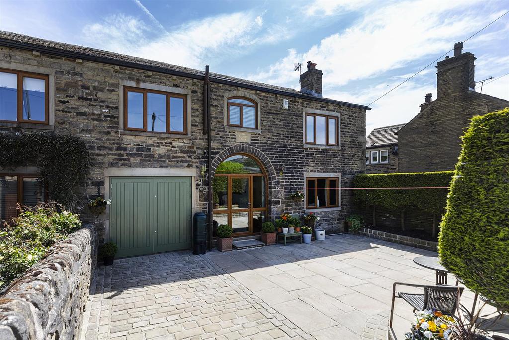 Great Scausby Barn, Bradshaw, Halifax 5 bed semidetached house £425,000