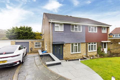10 Turnstone Close, South Croydon, CR2 8SP