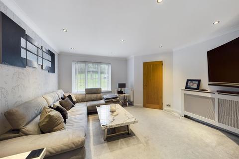 10 Turnstone Close, South Croydon, CR2 8SP