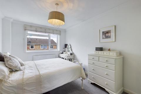 9 Oakapple Close, South Croydon, CR2 9BN