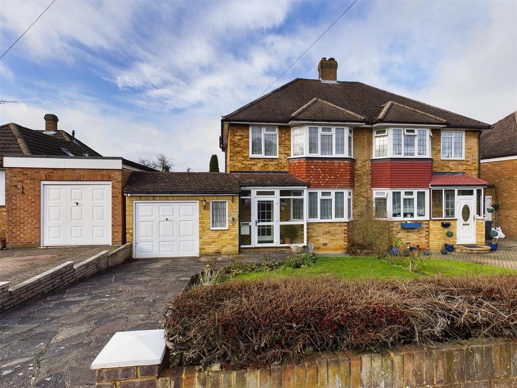 The Ruffetts, South Croydon, Surrey 3 bed semidetached house £575,000