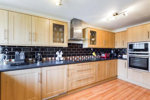40 Gascoigne Road, New Addington, Croydon, CR0 0NB