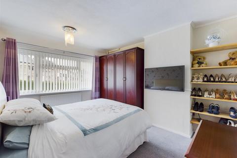 40 Gascoigne Road, New Addington, Croydon, CR0 0NB