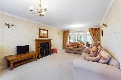 47 Kersey Drive, South Croydon, CR2 8SX