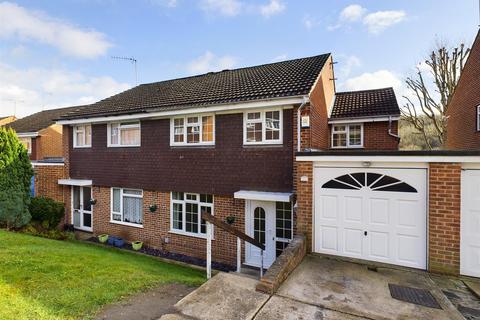 13 Wagtail Gardens, South Croydon, CR2 8TA