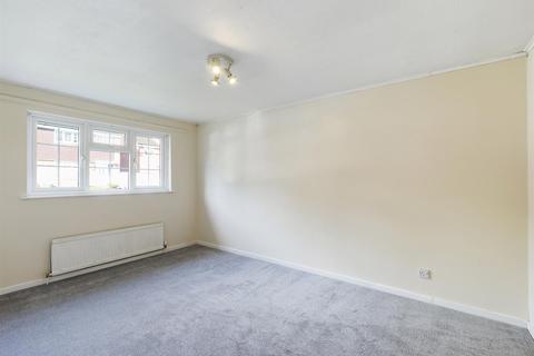 13 Wagtail Gardens, South Croydon, CR2 8TA