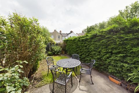 21 Foxley Gardens, Purley, CR8 2DQ