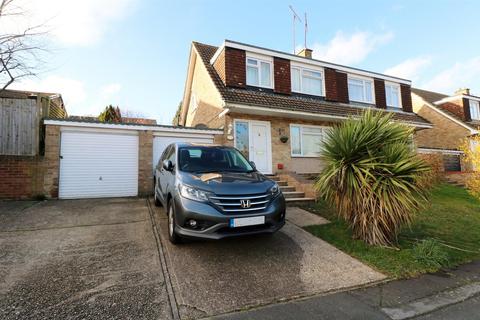 1 Redwing Close, South Croydon, CR2 8QU