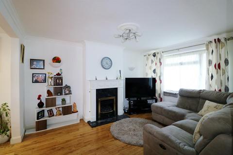 1 Redwing Close, South Croydon, CR2 8QU