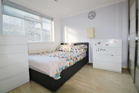 1 Redwing Close, South Croydon, CR2 8QU