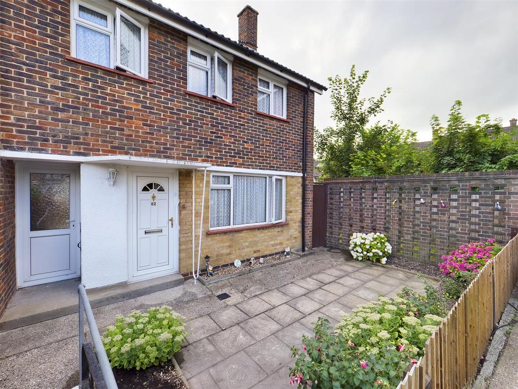 Dunsfold Way, New Addington, Croydon 3 bed end of terrace house for