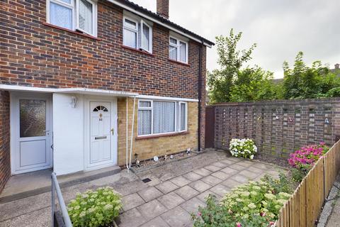 82 Dunsfold Way, New Addington, Croydon, CR0 0TN