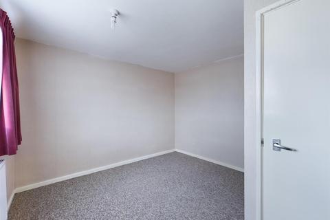 82 Dunsfold Way, New Addington, Croydon, CR0 0TN
