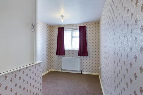 82 Dunsfold Way, New Addington, Croydon, CR0 0TN