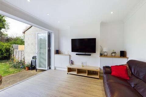 22 Farnborough Crescent, South Croydon, CR2 8HA