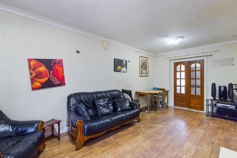 47 Dunley Drive, New Addington, Croydon, CR0 0RG
