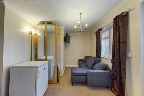 47 Dunley Drive, New Addington, Croydon, CR0 0RG
