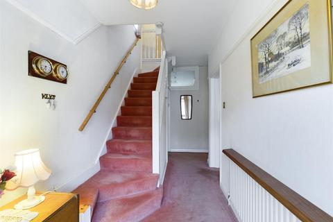 48 Ballards Way, South Croydon, CR2 7JL