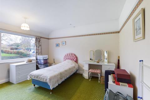48 Ballards Way, South Croydon, CR2 7JL