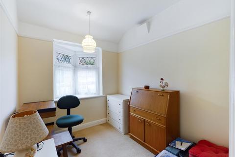 48 Ballards Way, South Croydon, CR2 7JL