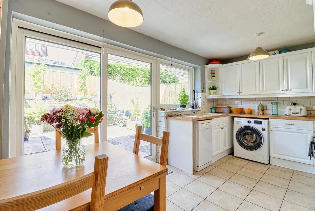 Dining kitchen