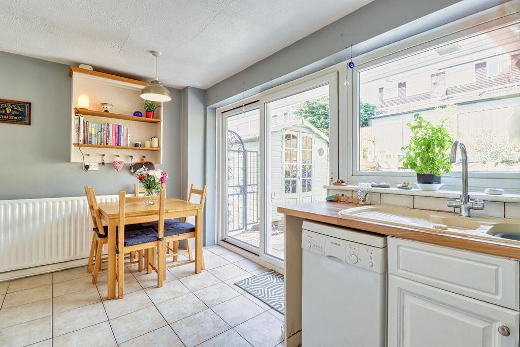 Dining kitchen