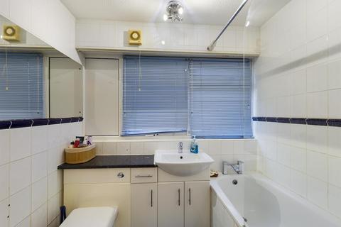 2 Bracewood Gardens, Croydon, CR0 5JL