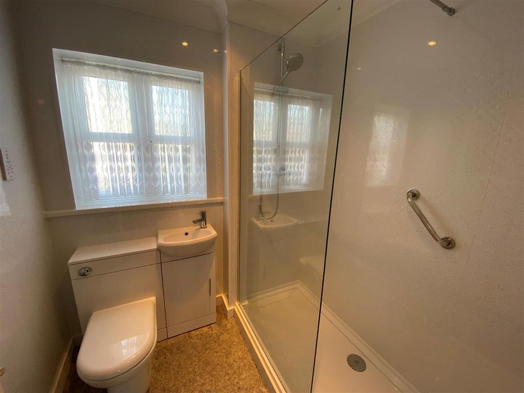 Shower Room.jpg