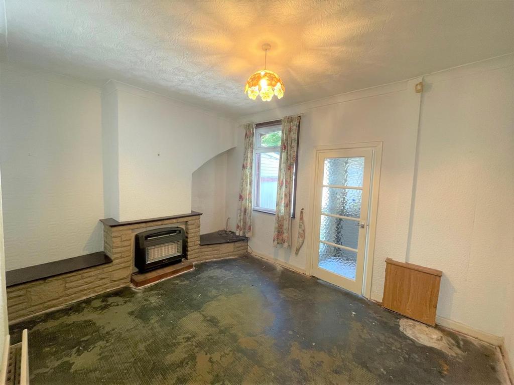 Lightburne Avenue, Leigh 2 bed terraced house £135,000
