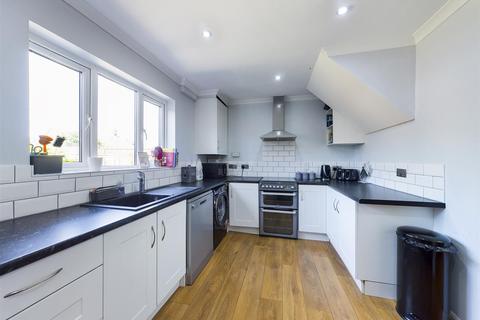 63 Headley Drive, New Addington, Croydon, CR0 0QH