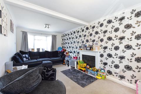 63 Headley Drive, New Addington, Croydon, CR0 0QH