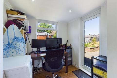 63 Headley Drive, New Addington, Croydon, CR0 0QH