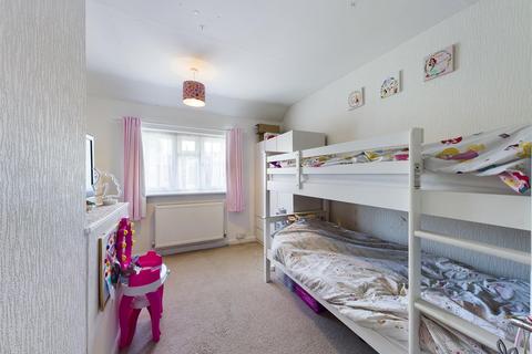 63 Headley Drive, New Addington, Croydon, CR0 0QH