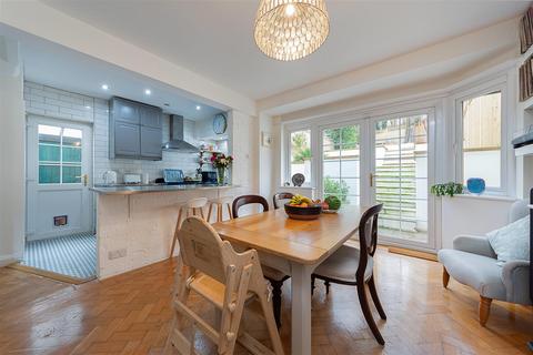 3 Famet Close, Purley, CR8 2DX