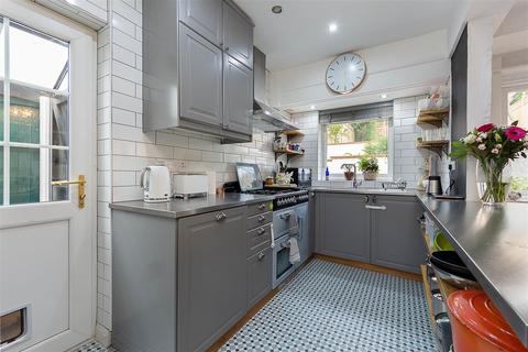 3 Famet Close, Purley, CR8 2DX