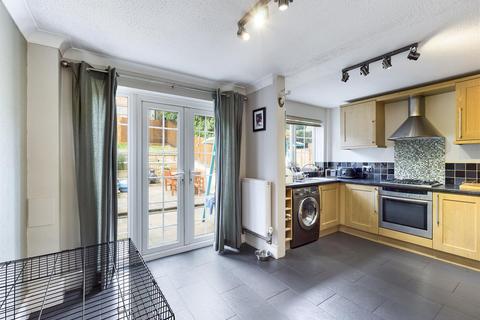 12 Albatross Gardens, South Croydon, CR2 8QX