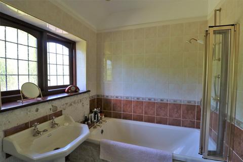 102 Farley Road, South Croydon, CR2 7NE