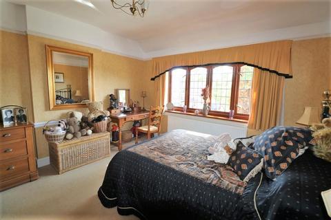 102 Farley Road, South Croydon, CR2 7NE