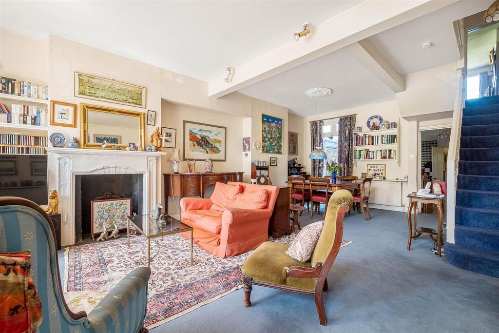 Sitting/Dining Room