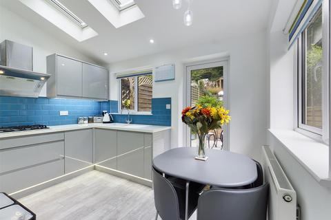 65 Beechwood Road, Caterham, CR3 6NF