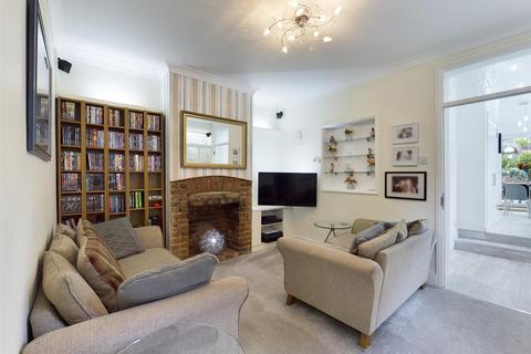 65 Beechwood Road, Caterham, CR3 6NF