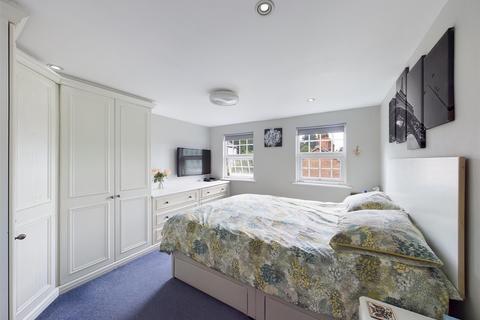 65 Beechwood Road, Caterham, CR3 6NF