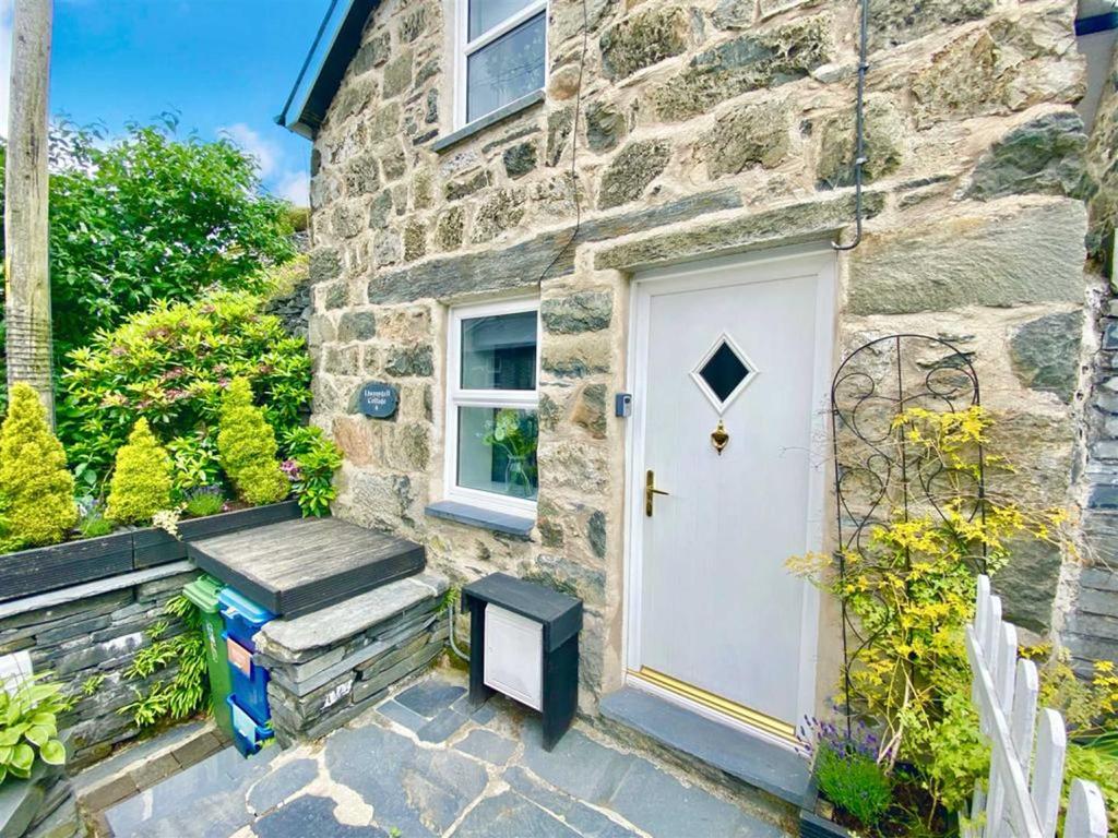 Llwyn Y Gell, Blaenau Ffestiniog 1 bed cottage for sale £118,275