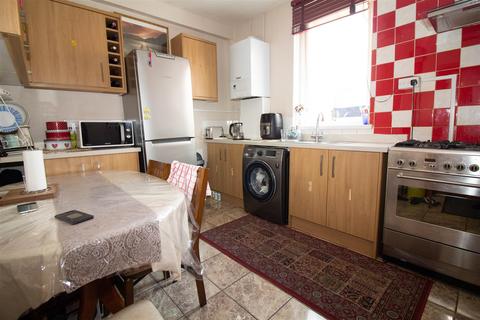 3 bedroom terraced house for sale - Holystone Crescent, High Heaton