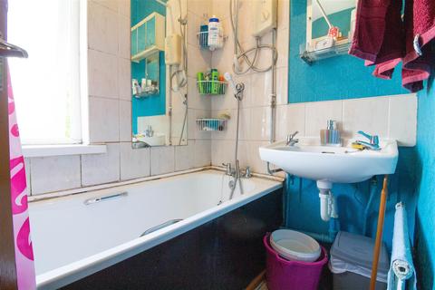 3 bedroom terraced house for sale - Holystone Crescent, High Heaton