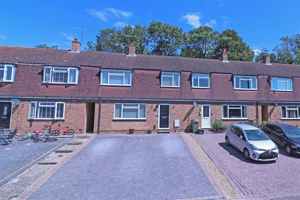 Laxton Gardens, Merstham, Redhill 3 bed terraced house for sale £425,000