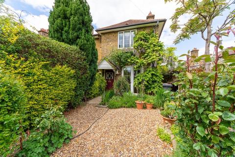 8 Drovers Road, South Croydon, CR2 6PR