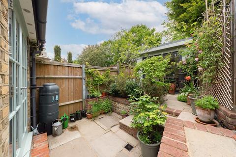8 Drovers Road, South Croydon, CR2 6PR
