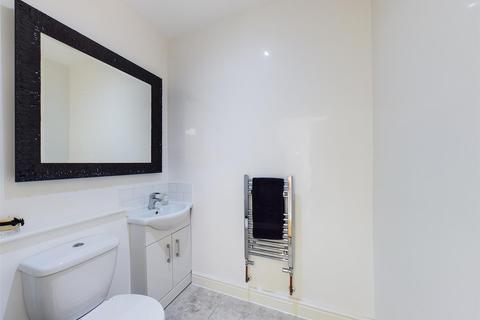 28a Swallowdale, South Croydon, CR2 8SJ