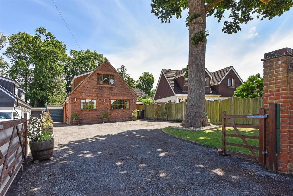 Horndean, Hampshire 4 bed detached house £550,000